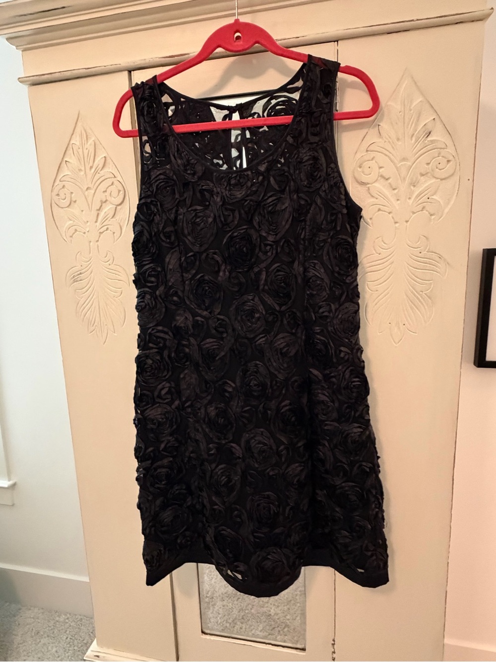 Papillon Blanc Black Sleeveless Mini Dress with Rosette Texture